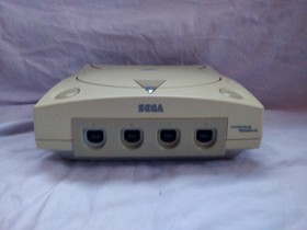 Sega Dreamcast PAL Console - Tested Working - 3 Controllers - 1 VMU - 2 Rumbles