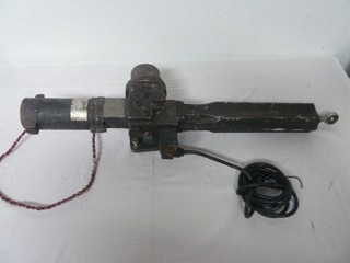 B&G Hydraulischer Linearantrieb RAM T1 12V Autopilot Antrieb Type 1 für Bastler
