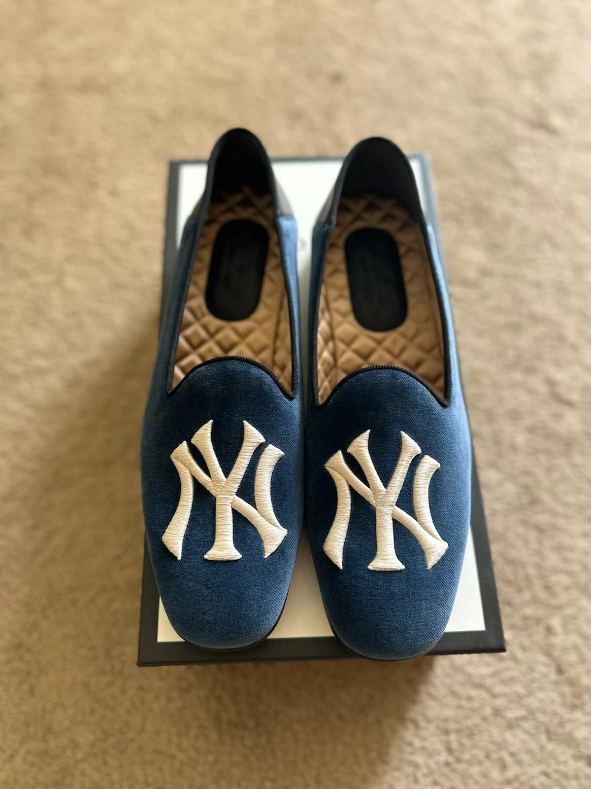 CHAUSSURES GUCCI MOCASSINS HOMME NY YANKEES INSIGNE VELOURS BLEU taille 9,5