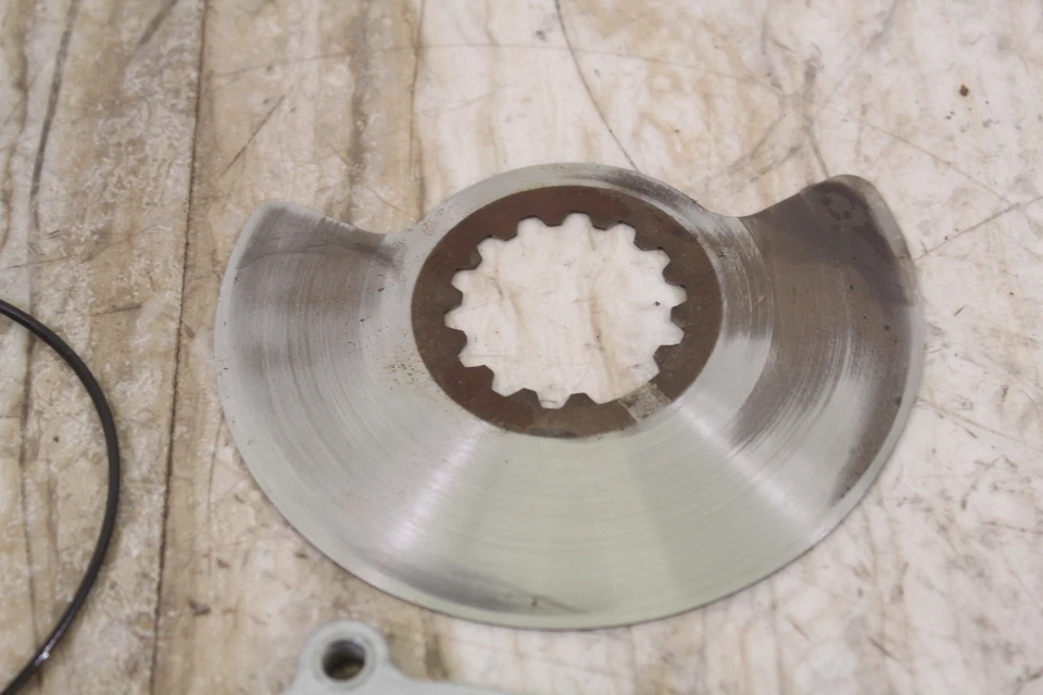 76 KAWASAKI KD175 KD 175 1976 colector de admisión/cubierta de válvula de rotor con válvula Foto 2 de 4