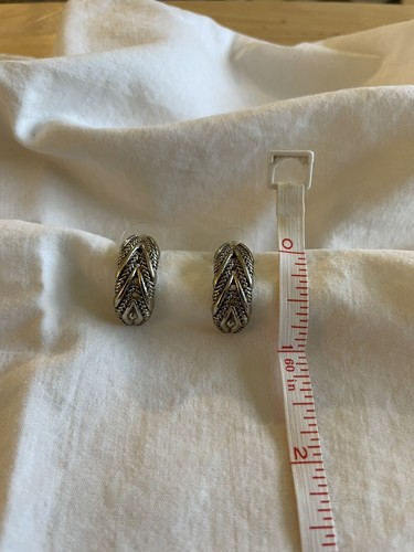 Earrings Silver tone Design-Pierced Loop - Picture 5 of 6