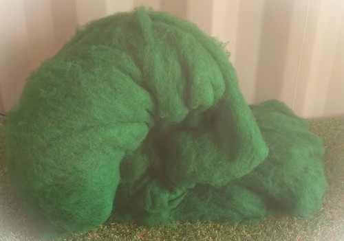 Needle Felting/Wet Carded Wool Batts Ideal for 3D, Christmas Colours - Picture 2 of 10