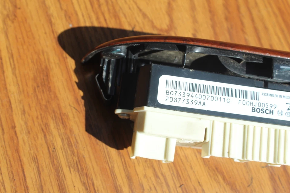 10-14 Chevy Tahoe GMC Yukon Passenger Side Door Window Lock Switch 20877339AA - Image 3 of 4