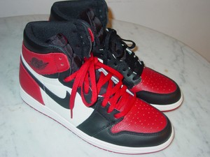 jordan retro 1 red toe