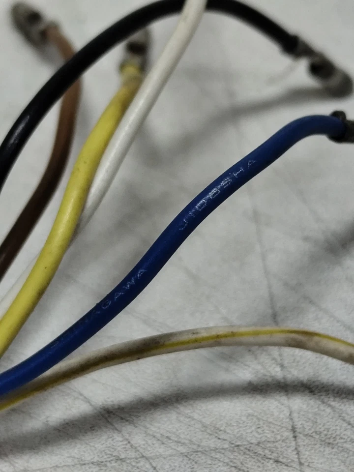 Interruptor de iluminación (derecha) Honda CB100 CL100 CL125 CB125 NOS genuino P/N 35250-107-671 Foto 4 de 4