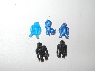 VTG MINIATURE GUMBALL VENDING MACHINE PRIZE 4pc LOT KING KONG GORILLA