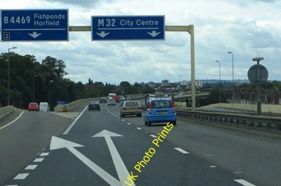 Foto A2 Wählen Sie Bristol Die Straße nach Fischteichen verlässt die M32. c2014