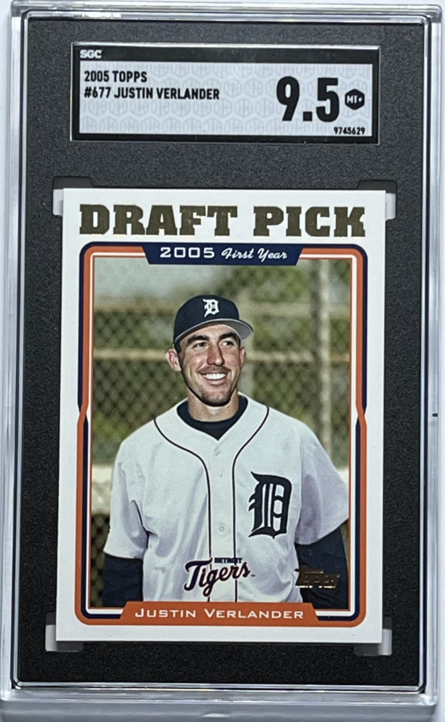 2005 TOPPS JUSTIN VERLANDER ROOKIE #677 SGC 9.5