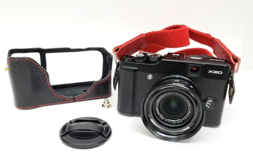 Appareil photo numérique compact 12 mégapixels avec étui et capot [NEUF]... - Photo 2/4