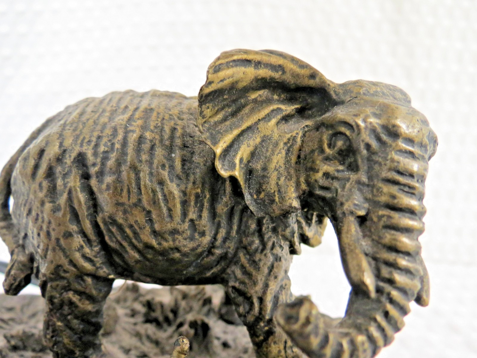 Elephant Table Lamp Bronze Tone Base Glass Flower Shade Safari Decor Animal