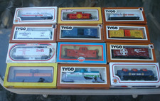 HO . TYCO, M. POWER , BACHMANN FREIGHT CAR. LOT OF 12.