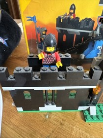 Vintage Lego #6059 - CASTLE KNIGHTS STRONGHOLD INCOMPLETE w/BOX No Horse