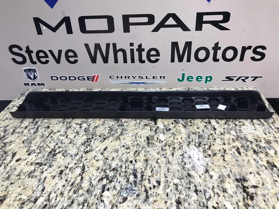 Dodge Ram 09-17 nuevo repuesto de fábrica almohadilla de escalón lateral negra Mopar de fábrica 4 piezas Foto 4 de 4