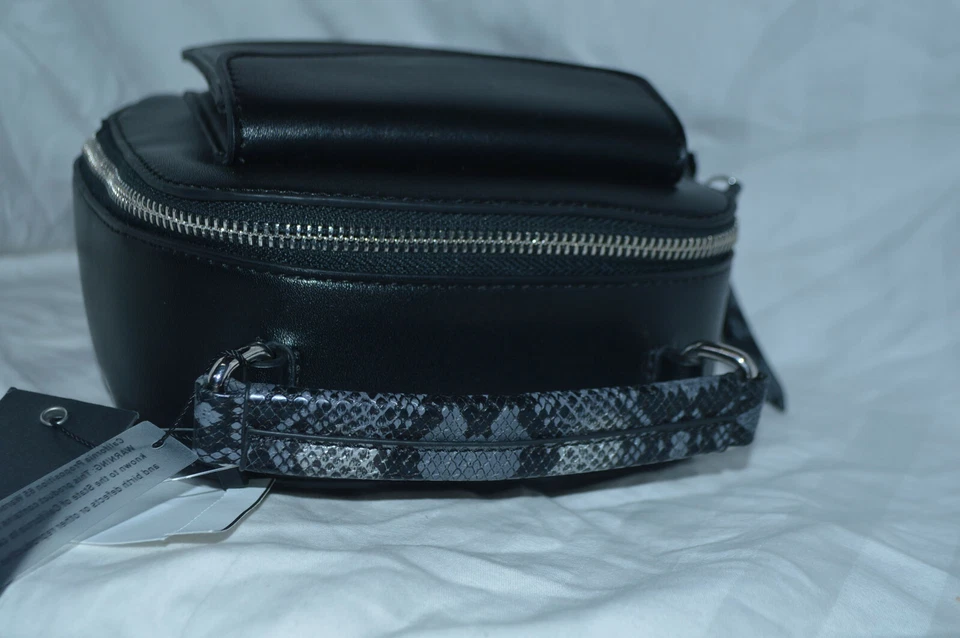 Mochila bandolera de hombro Street Level de cuero negra con cremallera a presión para mujer nueva con etiquetas Foto 3 de 4