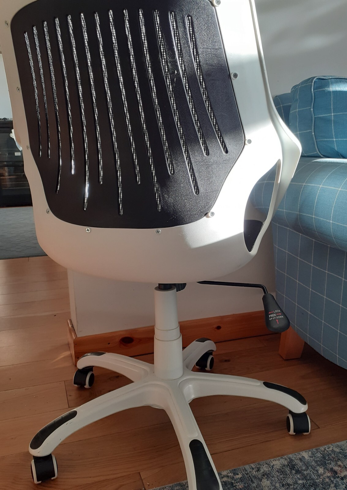 Good Quality, Comfortable Desk Swivel Office Chair ,white, from John