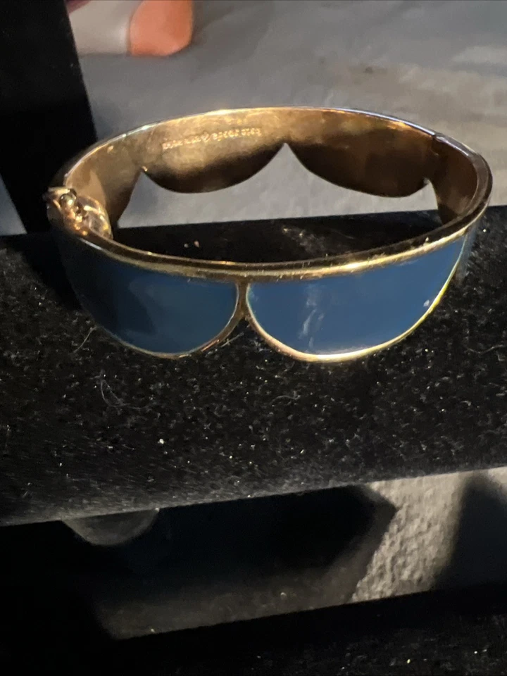 Brazalete Kate Spade festoneado azul real Foto 4 de 4