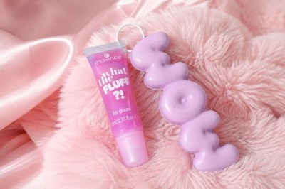 essence WHAT THE FLUFF ?! Lip Glaze Glänzender Lipgloss 01 Cloudy Kiss 10 ml