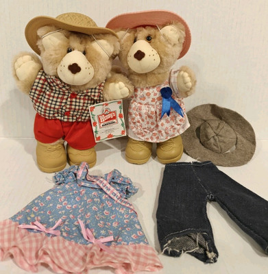 Vintage Wendy's 1986 Furskins Bears Hattie & Boone W/Extra Clothes