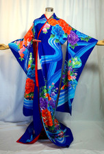 Japanese kimono SILK,"HIKIFURISODE",Vintage,Gld leaf/thread,Stream, L5'11",.4725