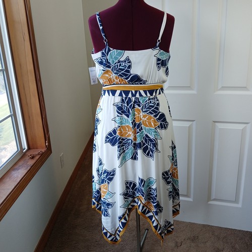 Nine West Handkerchief Hem Scarf Printed Wrap Dress M NWT lined adjustable strap - Picture 3 of 17