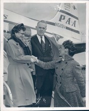 1957 Photo Anita Kolen Contest Winners Trip Bermuda Mrs John Miller People