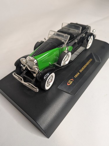 Signature 1934 Duesenberg Diecast Car 1:32 6" Long On Stand Green and Black - Picture 17 of 23