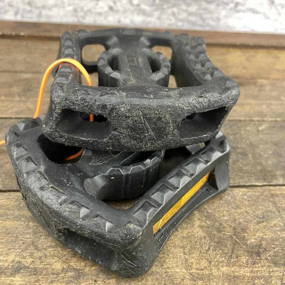 Juego de pedales de plataforma GT BMX par compuesto negro con reflectores logotipo GT años 90 Foto 2 de 4