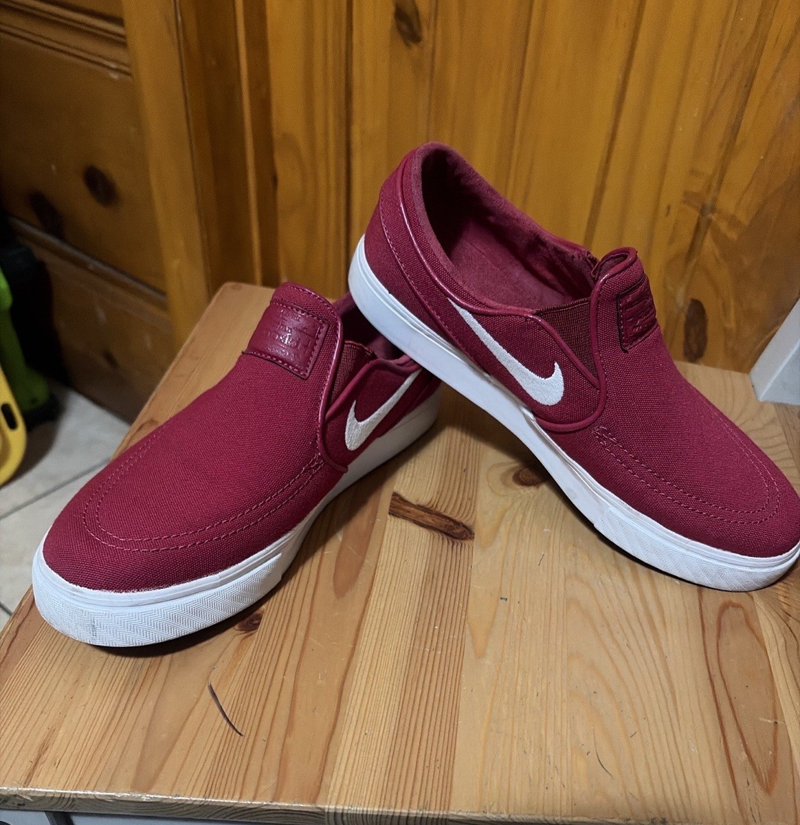 Nike Men’s Slip-On Suede Sneakers zoom janoshi Nike iD Zoom Stefan Janoski Slip RM SB Mens Size 7 Red Black  main image 2