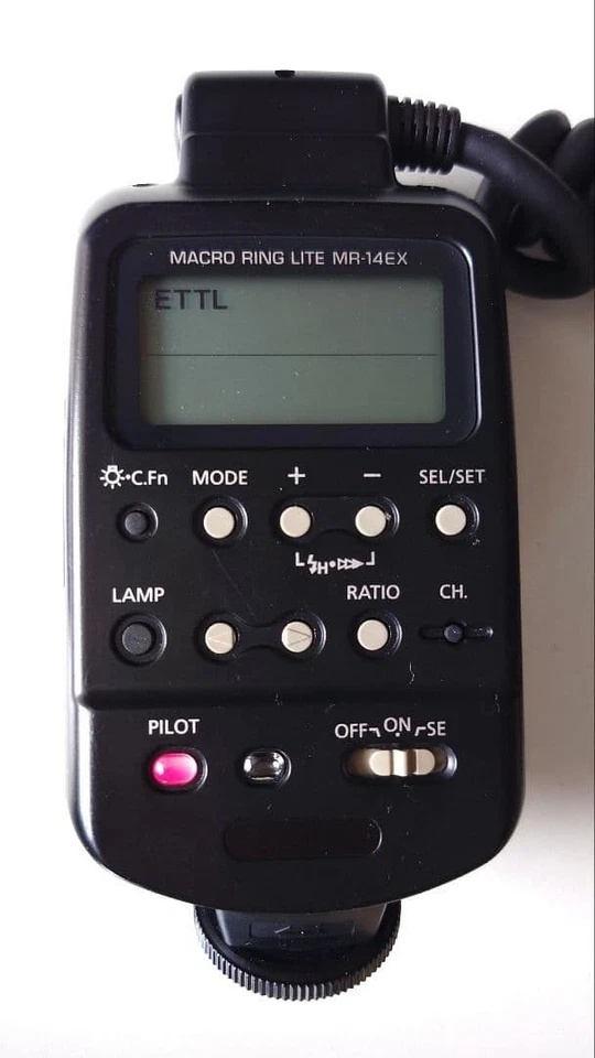 Canon Macro Ring Lite MR-14EX TTL Flash 2356A003AA Lighting for Macro Shots - Image 3 of 4