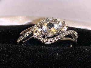 *AMAZINGLY BEAUTIFUL* Kay Jewelers Sterling Silver 3 Lab Created Sapphire Ring 7