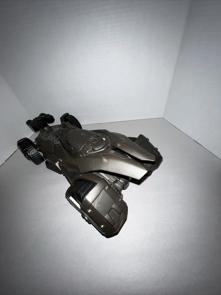 Coche batimóvil Mattel 2015 DC Comics Multiverse Batman v Superman Epic Strike 14" Foto 4 de 4