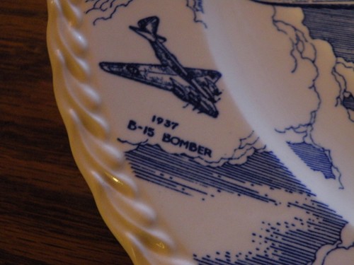 10.5" Boeing WW2 B-17 Flying Fortress Plate Porcelain Rare Vernon Kilns 1940's - Picture 12 of 15