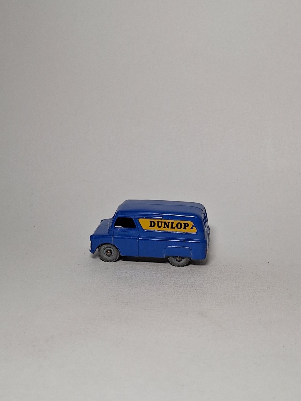 ミニカー MATCHBOX No.25 BEDfORD DUNLOP VAN LESNEY MATCHBOX NO. 25 BEDFORD 