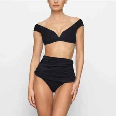 SKIMS ビキニ SIGNATURE SWIM PLUNGE BIKINI TOP | ONYX