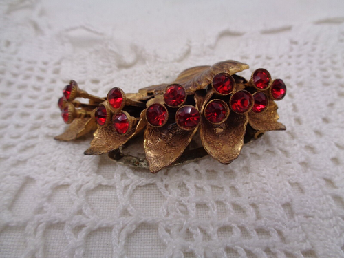 Vintage ART NOUVEAU Gold Tone LEAVES & RED RHINESTONES DRESS CLIP - Picture 4 of 6