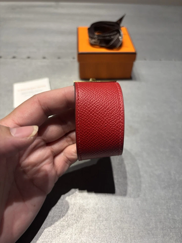 Auténtica pulsera HERMES Kelly, Epsom Rouge Casaque, GHW Foto 3 de 4