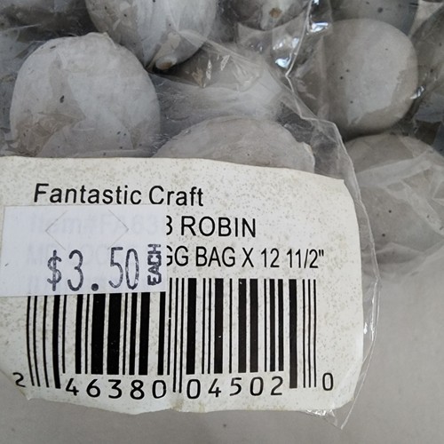 Easter/Decor Robin Eggs. 1-1/2", Blue And Yellow From Fantastic Craft. 128 Eggs. - 第 5/9 張圖片