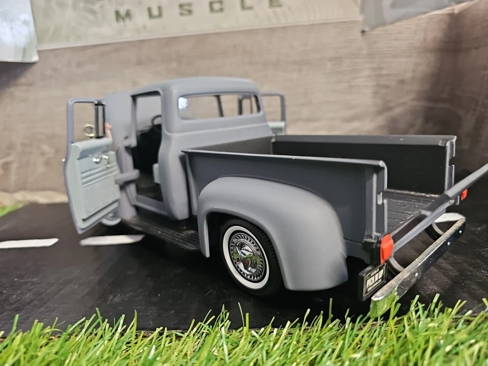 Camión diecast Ertl American Muscle 1956 Ford F-100 escala 1:18 sin caja **leer** Foto 3 de 4