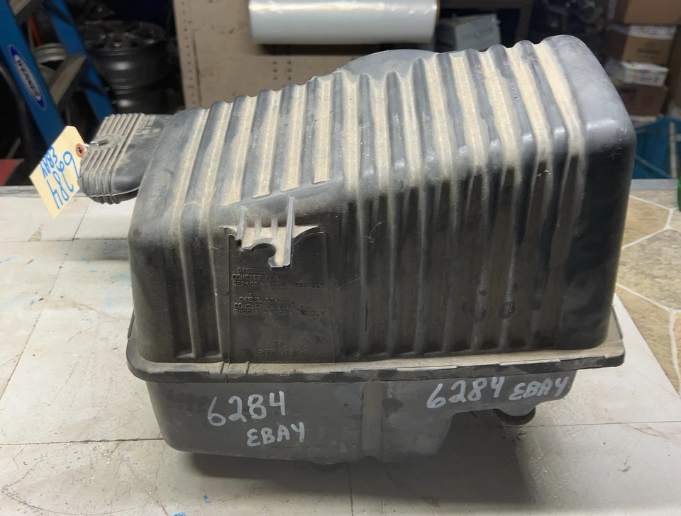 Conjunto de carcasa de caja de filtro limpiador de admisión de aire STRATUS SEBRING 2001-2006 2,4 L Foto 3 de 4