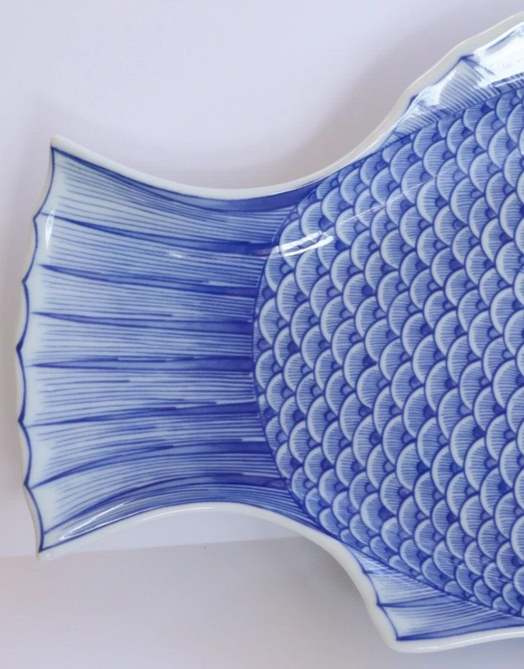 Plato antiguo japonés Arita Imari porcelana azul en forma de pescado Foto 2 de 4