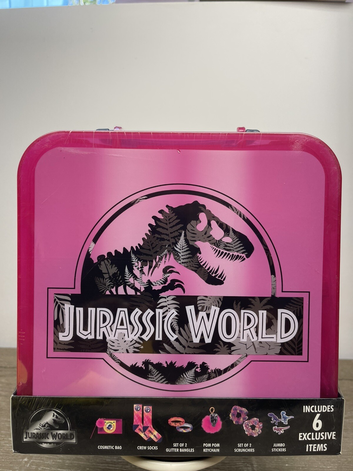 JURASSIC WORLD - KIDS COLLECTIBLE GIFT BUNDLE PINK &ldquo;PERFECT HOLIDAY GIFT &ldquo; NEW