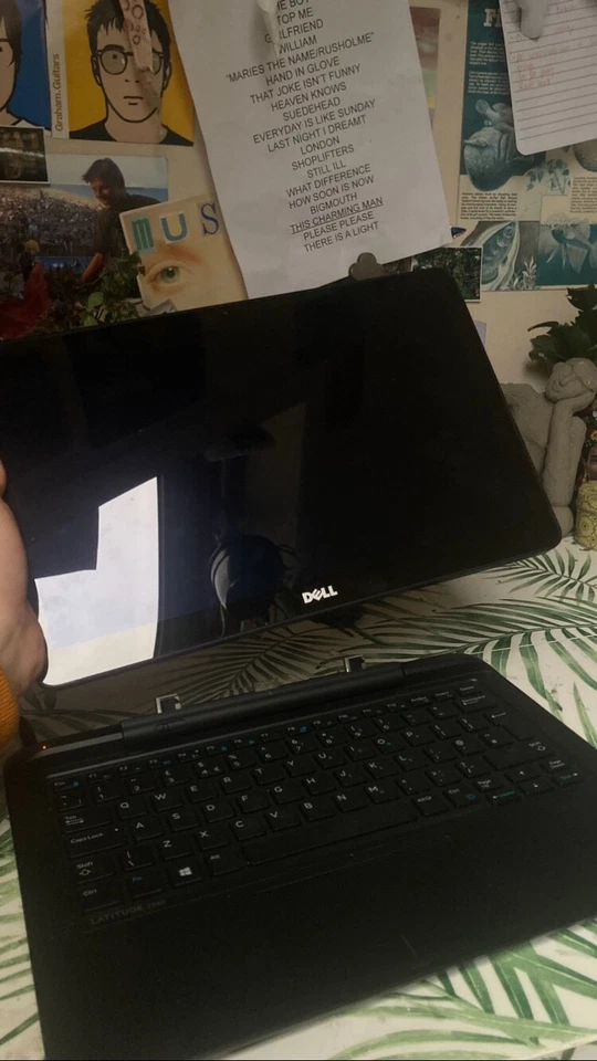 Dell Latitude 7350 2 in1 laptop/tablet  13.3 FHD Touchscreen 8GB RAM 256GB SSD - Image 3 of 4