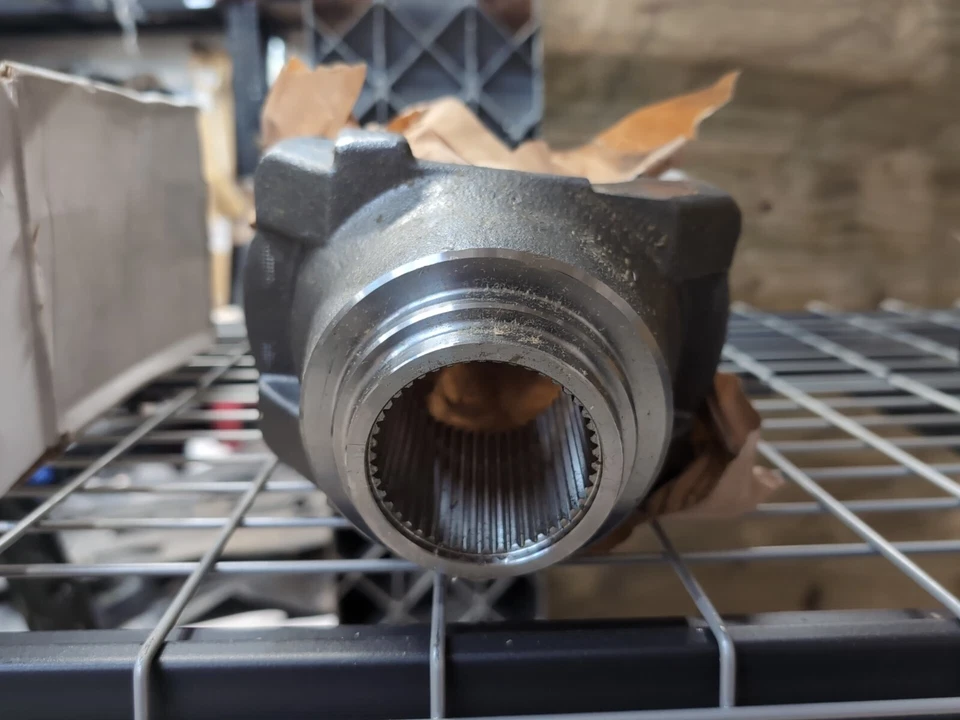 N170-4-1271-1 Neapco Driveshaft END YOKE Spicer, Meritor 170N-4-1271-110 - Image 4 of 4