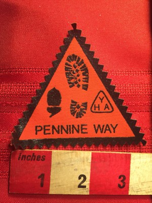 Thin, No Back PENNINE WAY England YHA Youth Hostel Association Patch 82V9