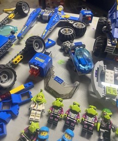 LEGO Alien Conquest 7066 7067 7052 7051 853301 Earth Defense HQ UFO Parts Lot