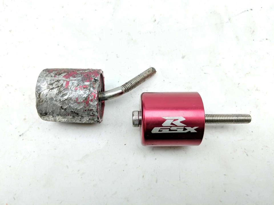 03 04 Extremos de manillar Suzuki GSX-R1000 dañados Foto 2 de 4