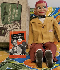 Maniquí ventrílocuo JERRY MAHONEY 32" restaurado/actualizado ojos móviles raros con caja