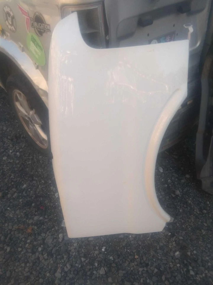 Used Front Right Fender fits: 2019 Gmc Savana 2500 van Front Right Grade A - Imagem 2 de 4
