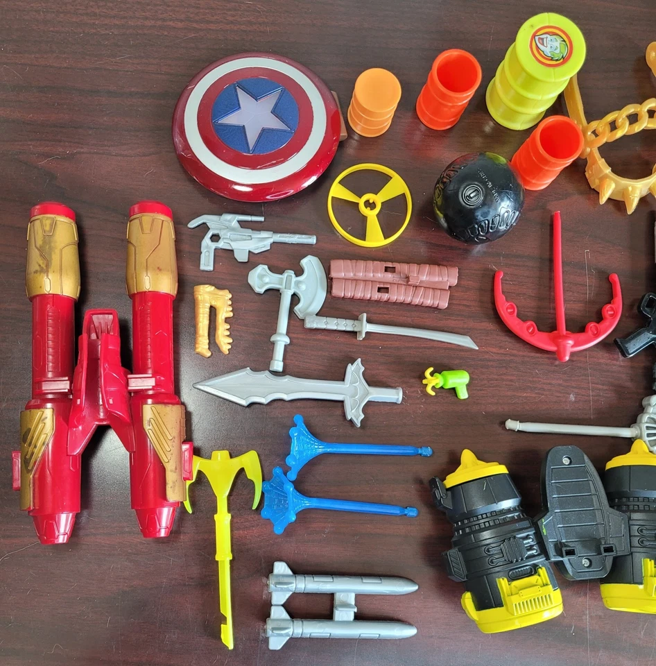 Lote de figuras de acción aleatorias de juguete y accesorios armas Imaginext Rangers Super Hero Foto 2 de 4