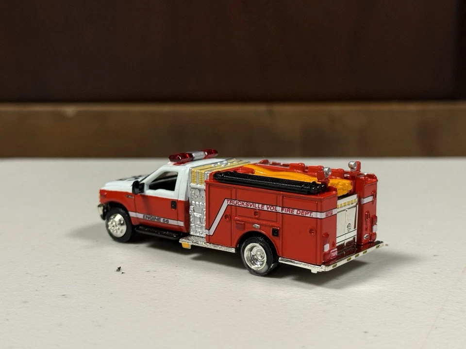 Matchbox, 1:80 scale, 1999 Ford F-350 KME Mini-Pumper Fire Truck - Image 4 of 4